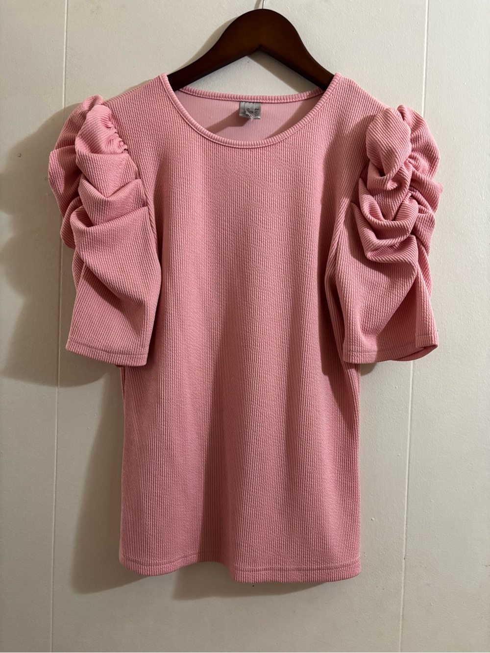 SHUN Pink Puff-Sleeve Short Sleeve Top - Picture 3 of 5